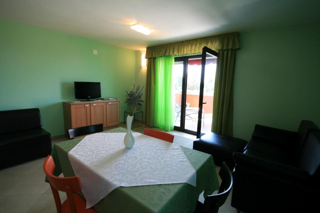 Villa Egida Capris Lovrecica  Ruang foto